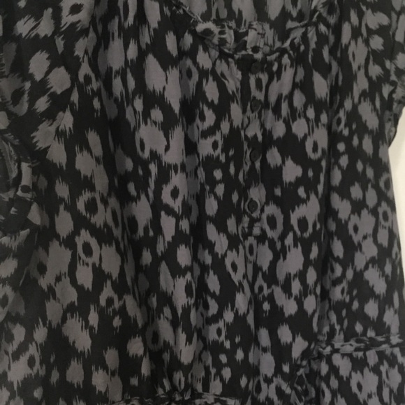 GAP - Size XL - Short Sleeve Top - Picture 2 of 3